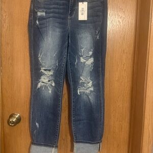 Judy Blue Distressed Ankle Jeans in Dark Blue